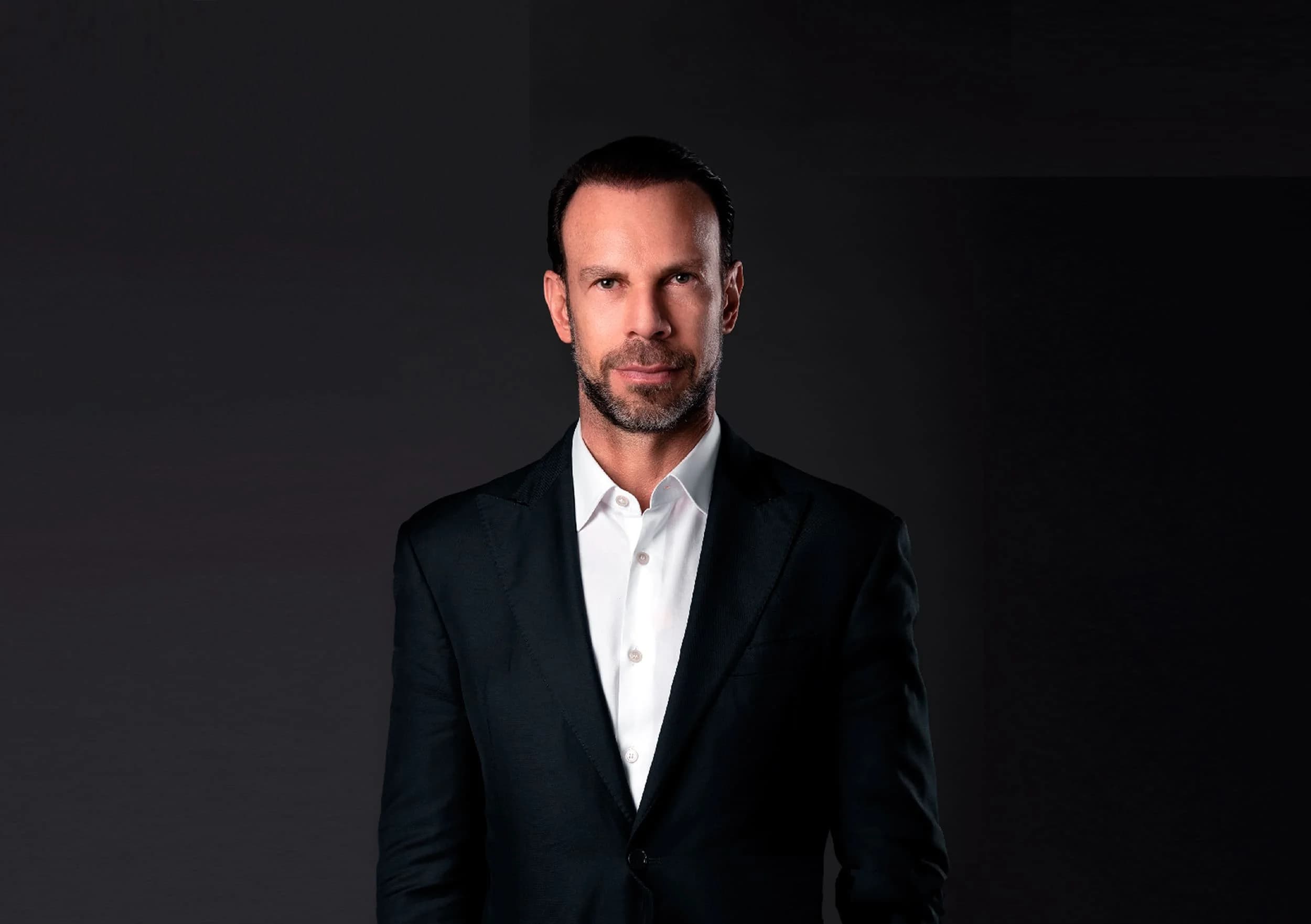 Luis Roberto Alves "Zague"